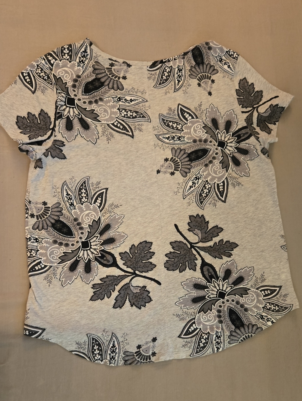 LOFT Vintage Soft 100% Cotton Tee Large Black Gray Floral Paisley Scoop Neck - Picture 10 of 10